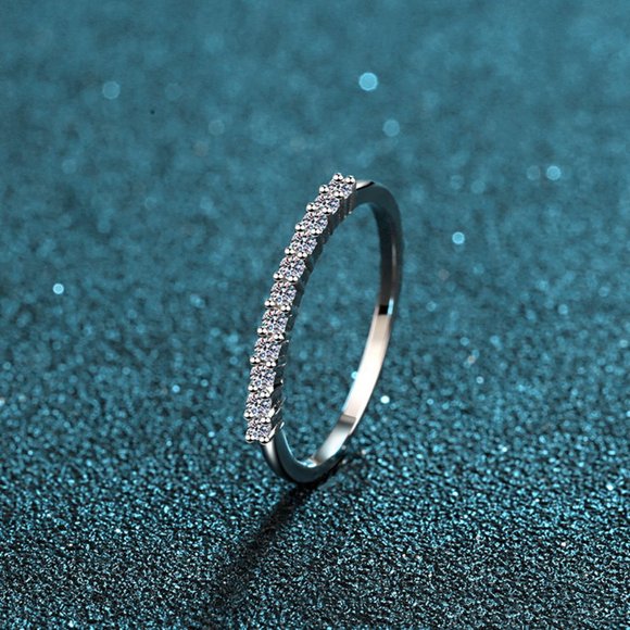 Moissanite Ring 2.0ct with band - Picture 6 of 9